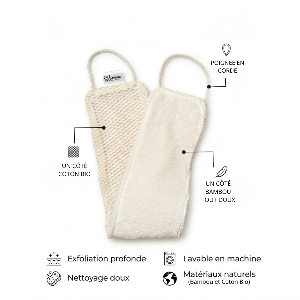 Gros plan sur un lave-dos en éponge de bambou montrant la texture douce et absorbante du tissu, idéal pour un nettoyage du dos naturel et confortable.